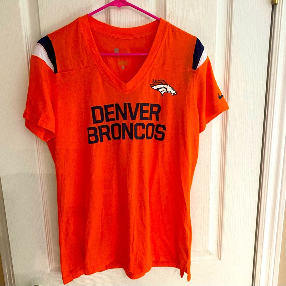 Denver Broncos Nike orange t shirt! Logo on back. Mens large 20” pit to pit.